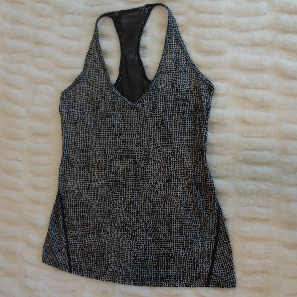 Lululemon Wild And Free Tank in Fall Net White Black